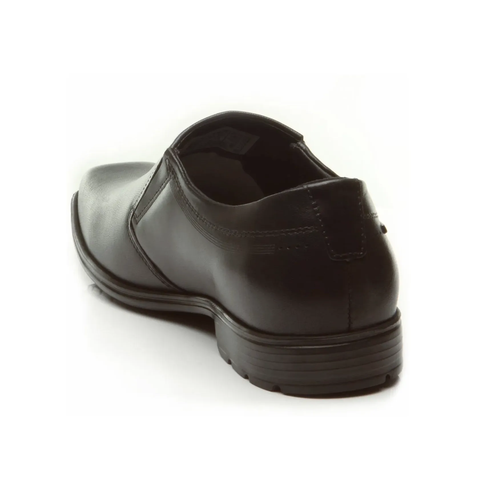 Vista lateral do sapato social masculino preto em couro com solado flexível